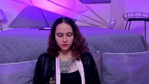 Snapshot of annythomsonn chatting on 01.10.25 AnnyT online show from 01.10.25