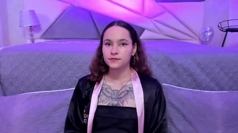 Snapshot of annythomsonn chatting on 01.11.25 AnnyT online show from 01.11.25