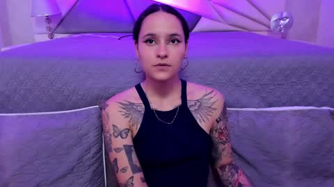 Snapshot of annythomsonn chatting on 01.16.25 AnnyT online show from 01.16.25