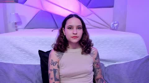 Snapshot of annythomsonn chatting on 01.26.25 AnnyT online show from 01.26.25
