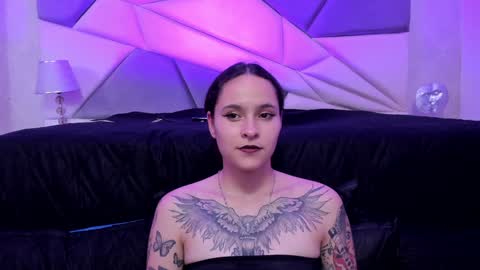 Snapshot of annythomsonn chatting on 02.01.25 AnnyT online show from 02.01.25