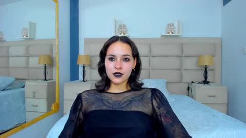 Snapshot of annythomsonn chatting on 09.12.25 AnnyT online show from 09.12.25