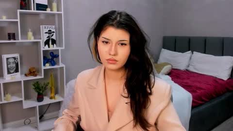 Anora online show from 02.08.26