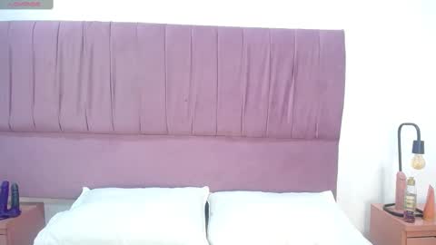 Anthonelaa   online show from 02.23.25