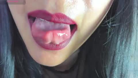 Snapshot of anthonellacandy chatting on 10.10.25 Antonella online show from 10.10.25