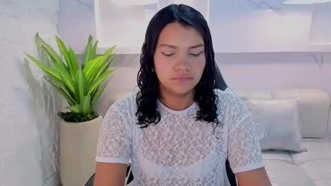 Antonela online show from 10.01.25