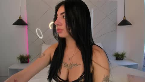 Snapshot of antonella__rouse chatting on 10.01.25 Antonella online show from 10.01.25