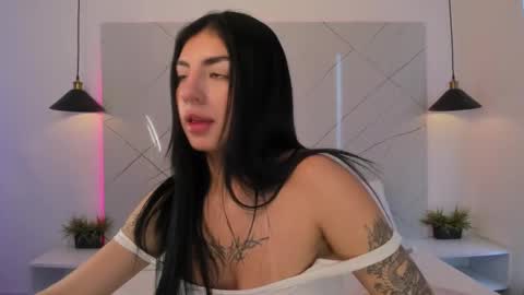 Snapshot of antonella__rouse chatting on 10.02.25 Antonella online show from 10.02.25