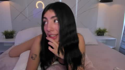 Antonella online show from 11.25.25