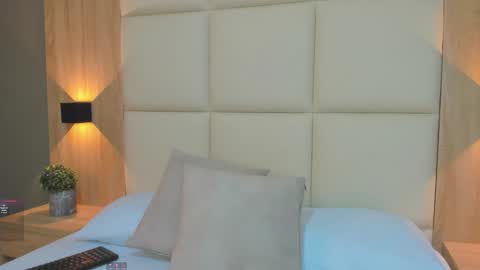 A N T O N E L L A  online show from 11.06.25