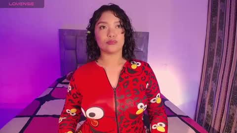 Snapshot of antonella_latin_curvy chatting on 09.17.25 Anne online show from 09.17.25