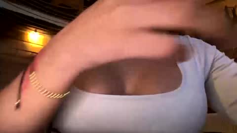 Snapshot of antonella_silva chatting on 10.18.25 Anto  online show from 10.18.25
