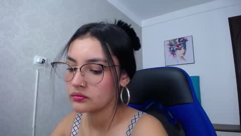Antonella online show from 03.05.25