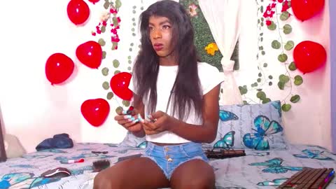 Snapshot of antonella_wolfe chatting on 09.17.25 anto  online show from 09.17.25