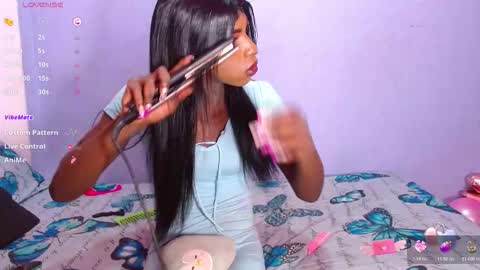 Snapshot of antonella_wolfe chatting on 10.23.25 anto  online show from 10.23.25