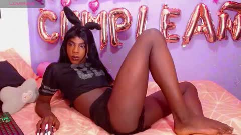 Snapshot of antonella_wolfe chatting on 10.31.25 anto  online show from 10.31.25