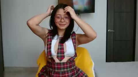 Snapshot of antonellacut chatting on 10.16.25 ANTONELLA online show from 10.16.25