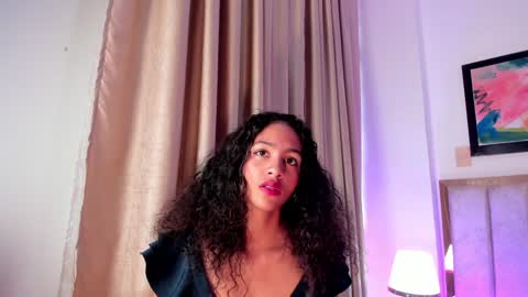 Snapshot of antonellahall_ chatting on 01.24.25 AntonellaHall online show from 01.24.25