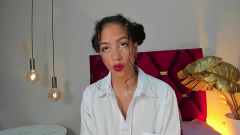 Snapshot of antonellahall_ chatting on 03.08.25 AntonellaHall online show from 03.08.25