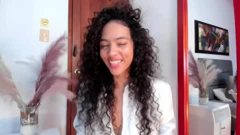 Snapshot of antonellahall_ chatting on 05.20.26 AntonellaHall online show from 05.20.26