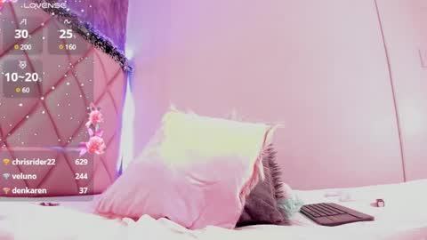 Snapshot of antonellaqueeen chatting on 12.15.24 ANTONELLE online show from 12.15.24