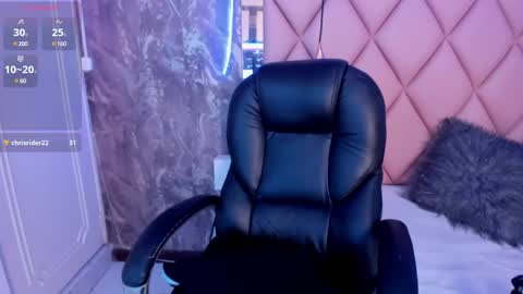 Snapshot of antonellaqueeen chatting on 01.15.25 ANTONELLE online show from 01.15.25
