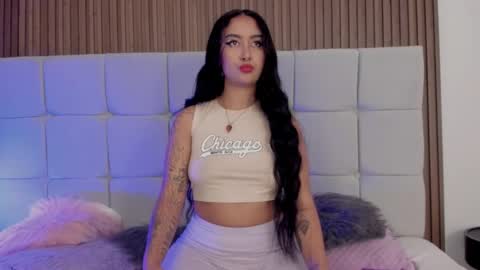 Snapshot of antonellaqueeen chatting on 02.23.25 ANTONELLE online show from 02.23.25