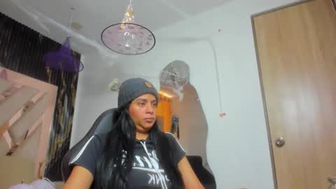 AntonellaTawer online show from 10.16.25