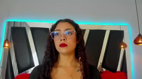 A N T O N E L L E  online show from 12.31.24