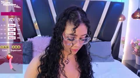 A N T O N E L L E  online show from 10.14.25