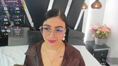 A N T O N E L L E  online show from 11.28.25