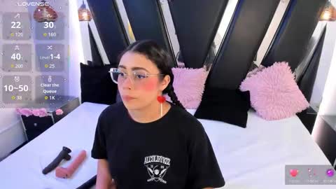 A N T O N E L L E  online show from 02.06.26