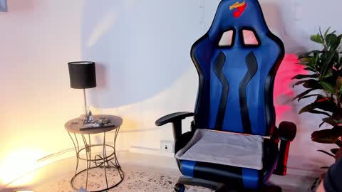 Snapshot of antoniacasarini chatting on 12.13.24 Antonia online show from 12.13.24