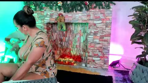 Snapshot of antoniacasarini chatting on 01.12.25 Antonia online show from 01.12.25