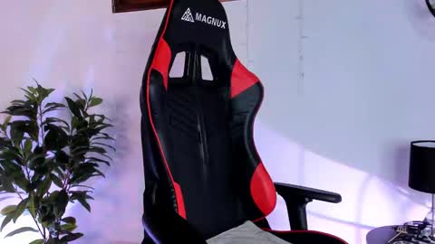 Snapshot of antoniacasarini chatting on 02.10.25 Antonia online show from 02.10.25