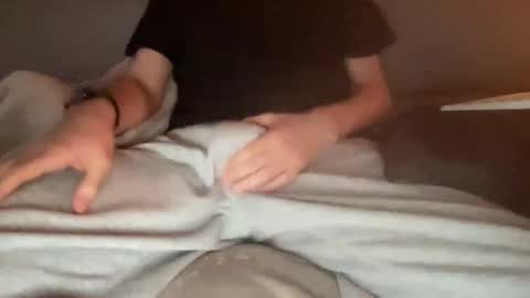 Snapshot of antoniobastt chatting on 02.25.26 tonbas online show from 02.25.26