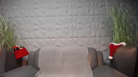 Snapshot of antoniovalentinidiamond chatting on 12.04.24 HI My name is Antonio online show from 12.04.24