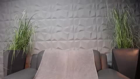 Snapshot of antoniovalentinidiamond chatting on 12.31.24 HI My name is Antonio online show from 12.31.24