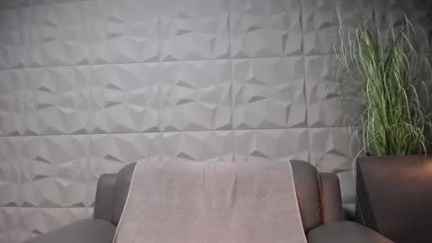 Snapshot of antoniovalentinidiamond chatting on 01.03.25 HI My name is Antonio online show from 01.03.25