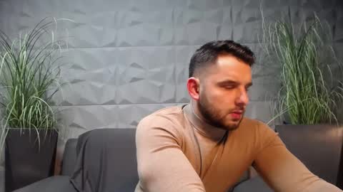 Snapshot of antoniovalentinidiamond chatting on 01.17.25 HI My name is Antonio online show from 01.17.25