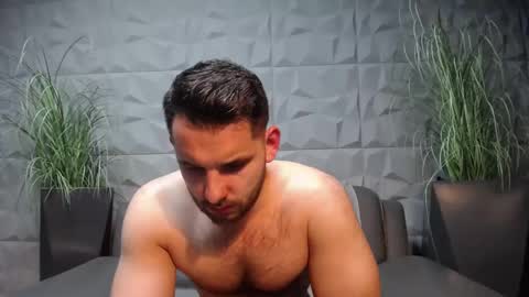 Snapshot of antoniovalentinidiamond chatting on 03.04.25 HI My name is Antonio online show from 03.04.25