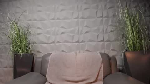 Snapshot of antoniovalentinidiamond chatting on 03.04.25 HI My name is Antonio online show from 03.04.25