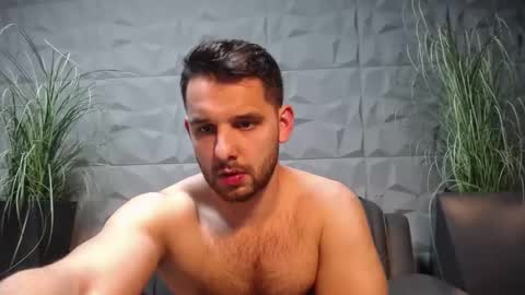 Snapshot of antoniovalentinidiamond chatting on 03.09.25 HI My name is Antonio online show from 03.09.25
