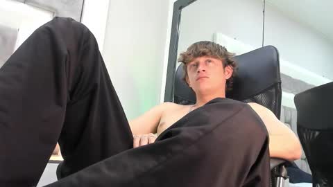 Snapshot of antthony_kings chatting on 10.02.25 Anthony King online show from 10.02.25