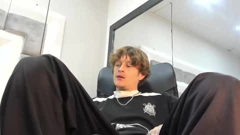 Snapshot of antthony_kings chatting on 10.10.25 Anthony King online show from 10.10.25