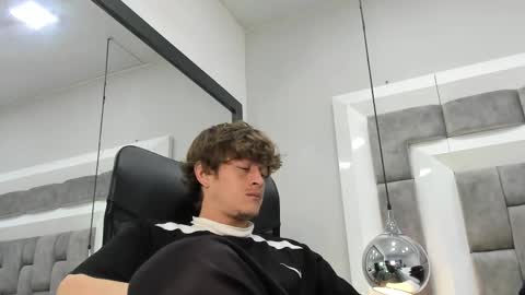 Snapshot of antthony_kings chatting on 10.12.25 Anthony King online show from 10.12.25