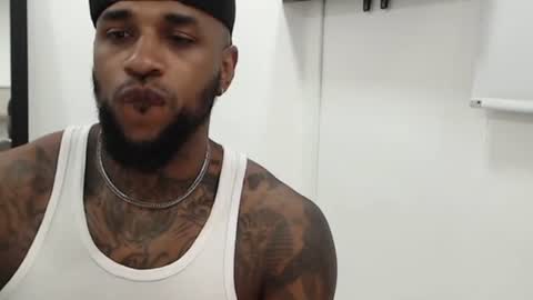 Snapshot of antwanblack11 chatting on 10.08.25 antwanblack11 online show from 10.08.25