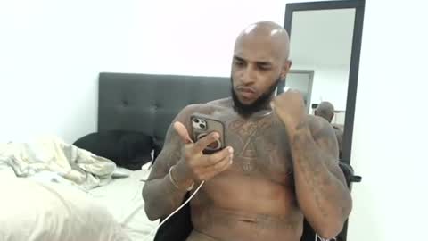 Snapshot of antwanblack11 chatting on 11.05.25 antwanblack11 online show from 11.05.25