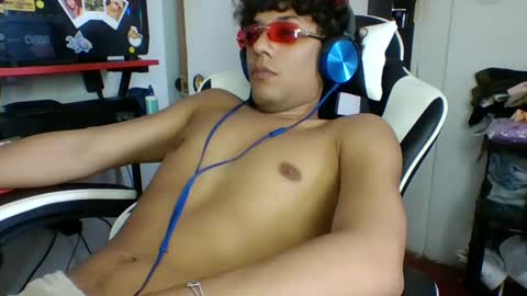 Snapshot of anuardhm chatting on 11.03.25 AnuarDHM online show from 11.03.25