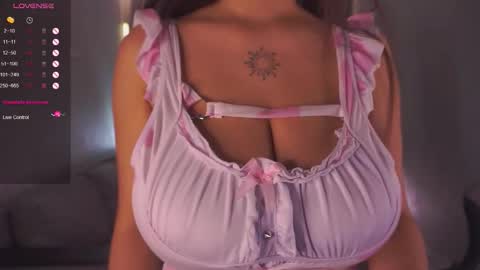 Snapshot of anuricbriny chatting on 10.28.25 Sunday - start 0400 PM GMT -4 online show from 10.28.25